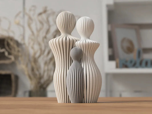 Skushy beeld gezin met 1 kind – moderne abstracte familiesculptuur