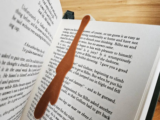 Skushy 2x boekenlegger met spilling koffiemok design