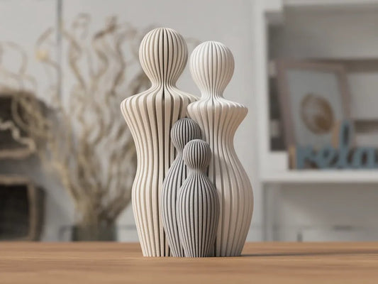 Skushy beeld gezin met 2 kinderen – moderne abstracte familiesculptuur